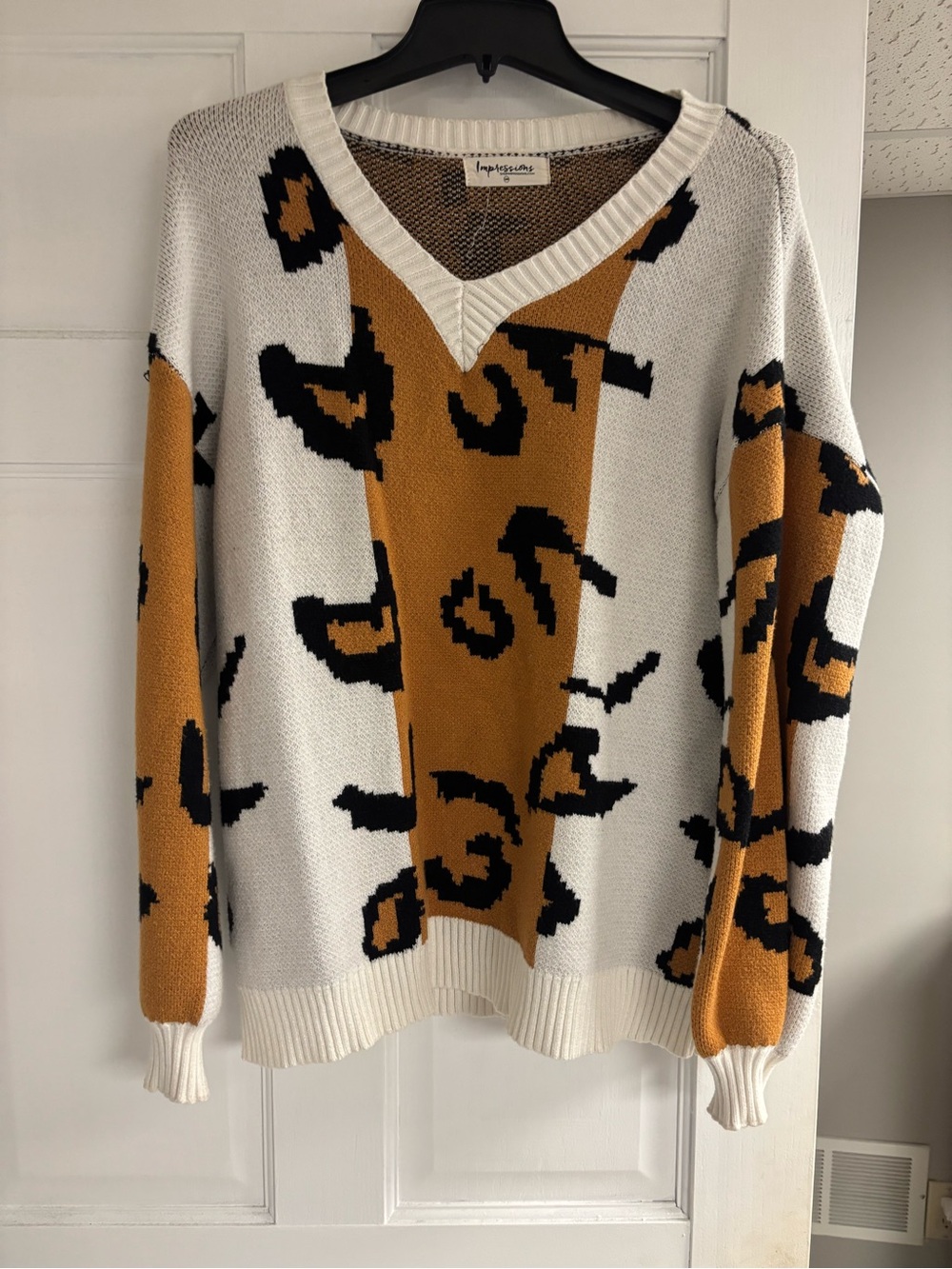 Impressions White, Mustard & Black Leopard V-Neck Sweater
